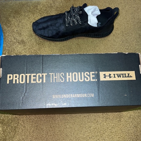 Under Armour shoes - Picture 11 of 11